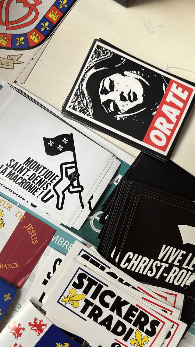 50 Stickers aléatoires [VICTIME DE SON SUCCÈS]